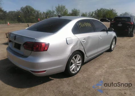 2014 Volkswagen Jetta Gli z USA, uszkodzony, nr VIN 3VW5S7AJ4EM396791